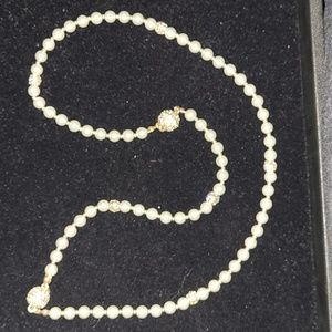 Premier Designs- beautiful pearl and gold....2 in one necklace